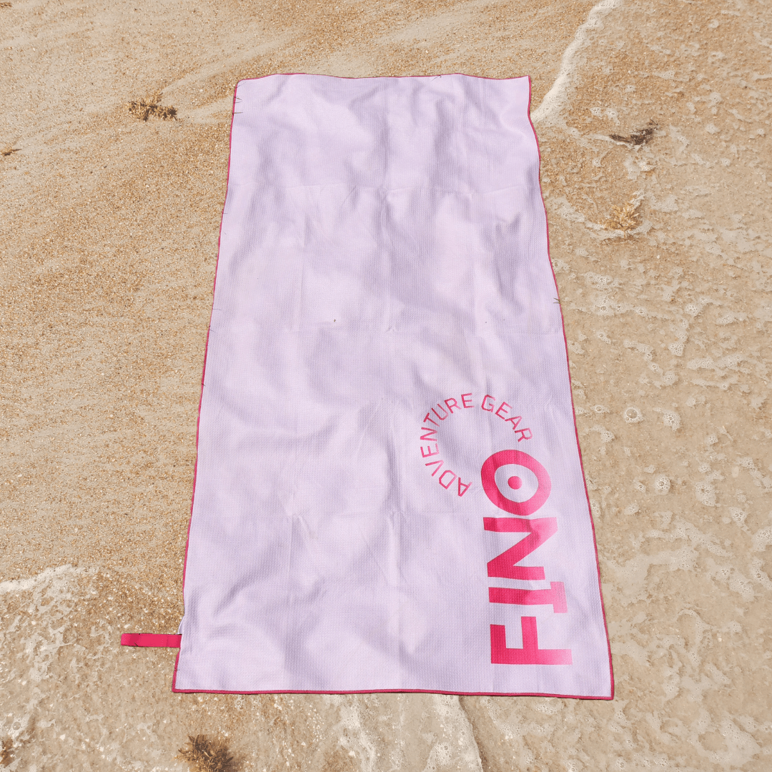 Designansicht „Fiesta Flora“ – FiNo Adventure Towel Mikrofaser-Reisehandtuch für Outdoor, Strand & Festivals