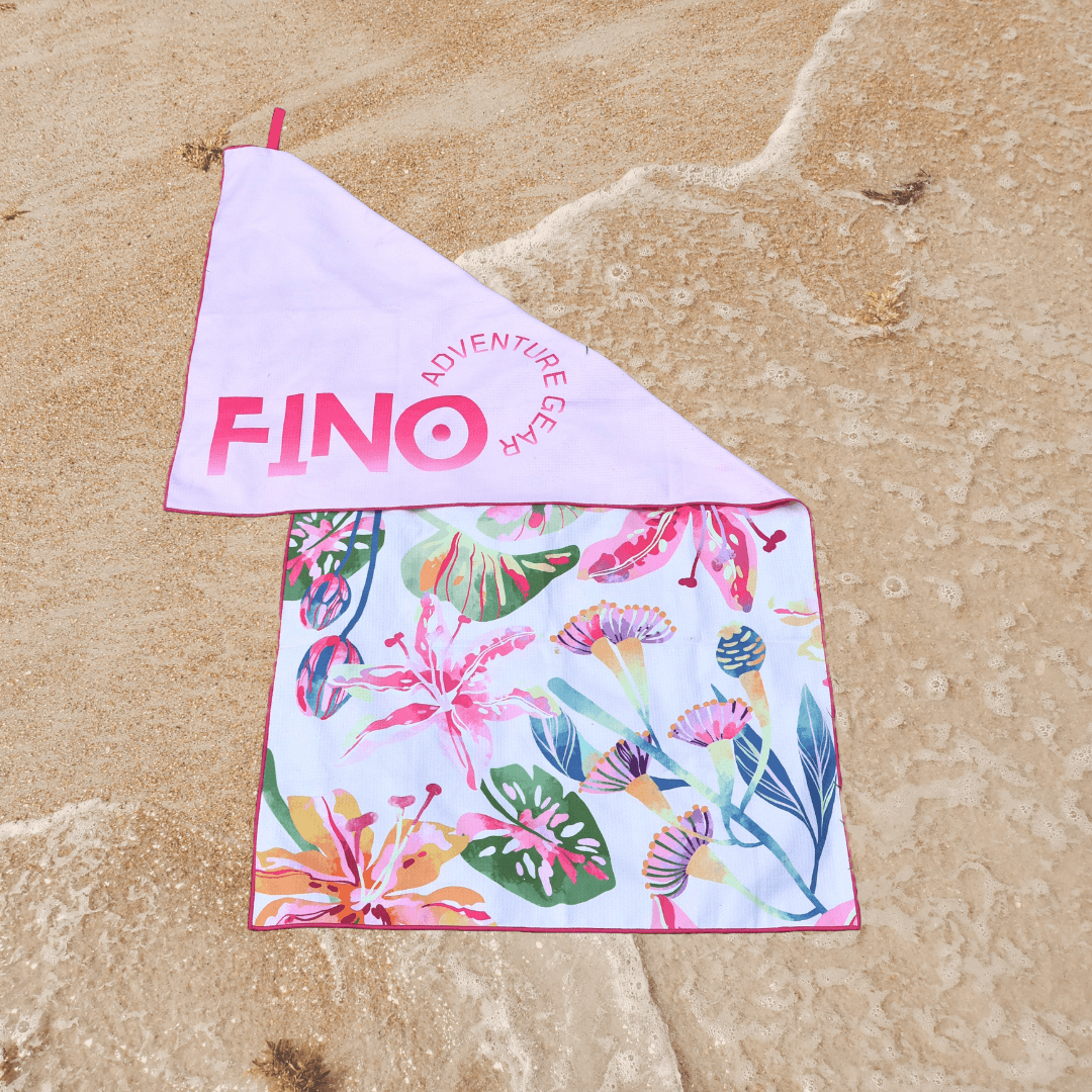FiNo Adventure Towel Handtuch „Fiesta Flora“ – im floralen Design