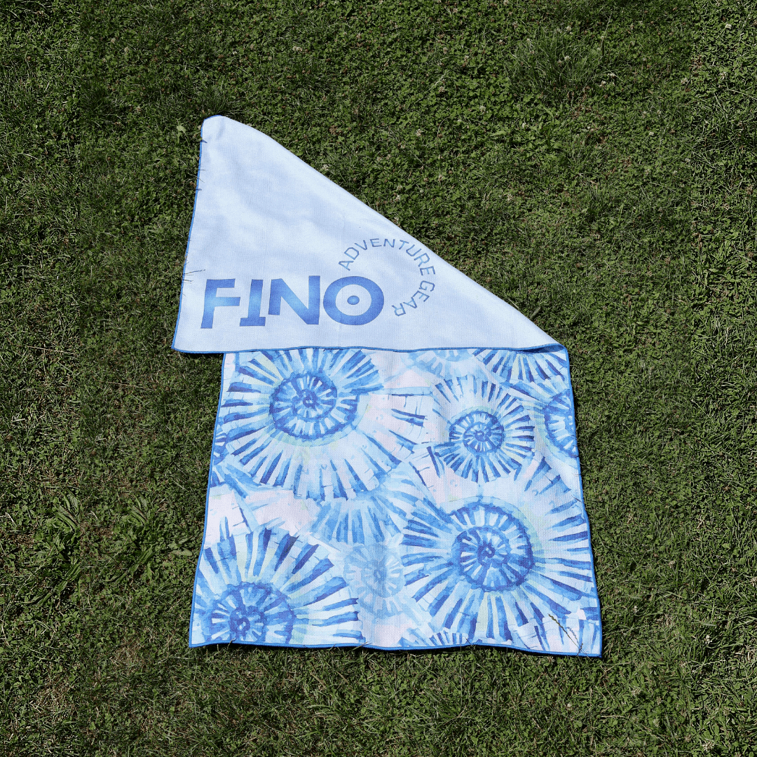FiNo Adventure Towel - Version Ocean Shell (view of both sites)