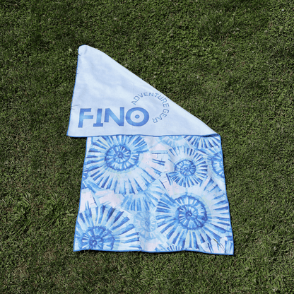FiNo Adventure Towel - Version Ocean Shell (view of both sites)