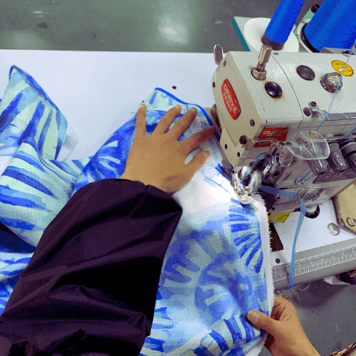 Detailansicht der Waffelstruktur des FiNo Adventure Towels (Mikrofaser-Reisehandtuch) – hochwertige Verarbeitung